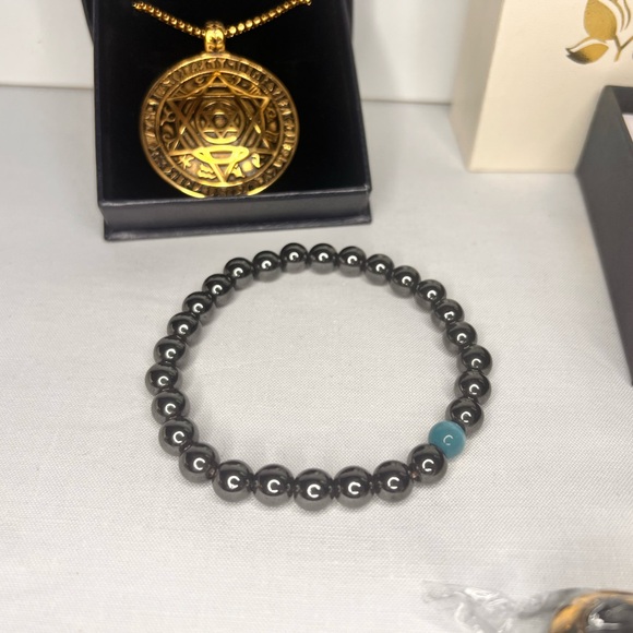 Accessories Lot - Picture 6 of 8